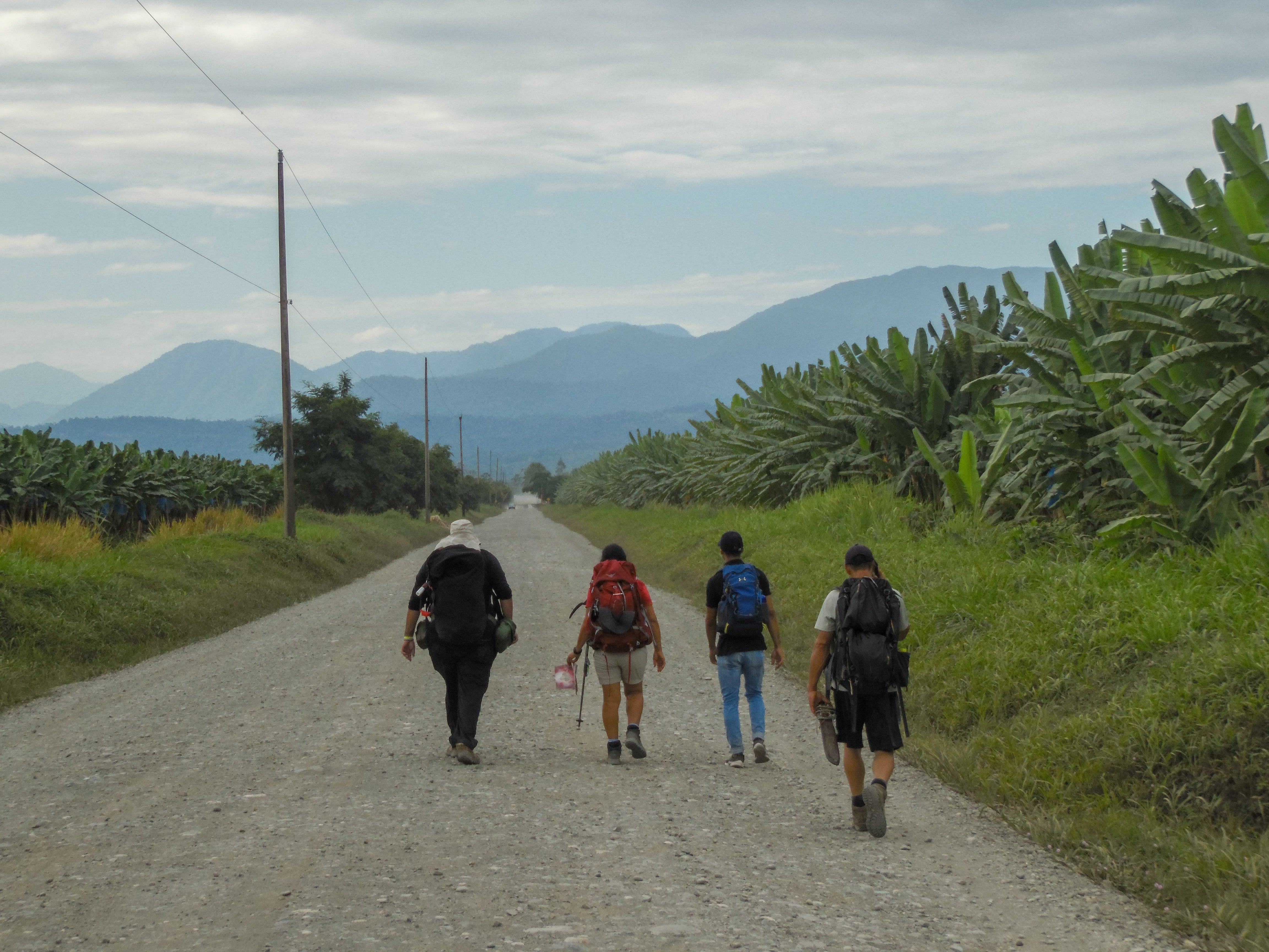 El Camino de Costa Rica caminantes con mochilas